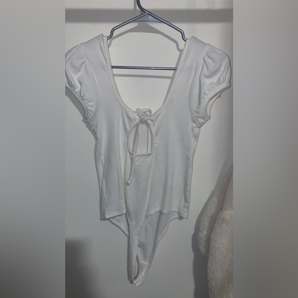White basic bodysuit - Picture 2 of 3